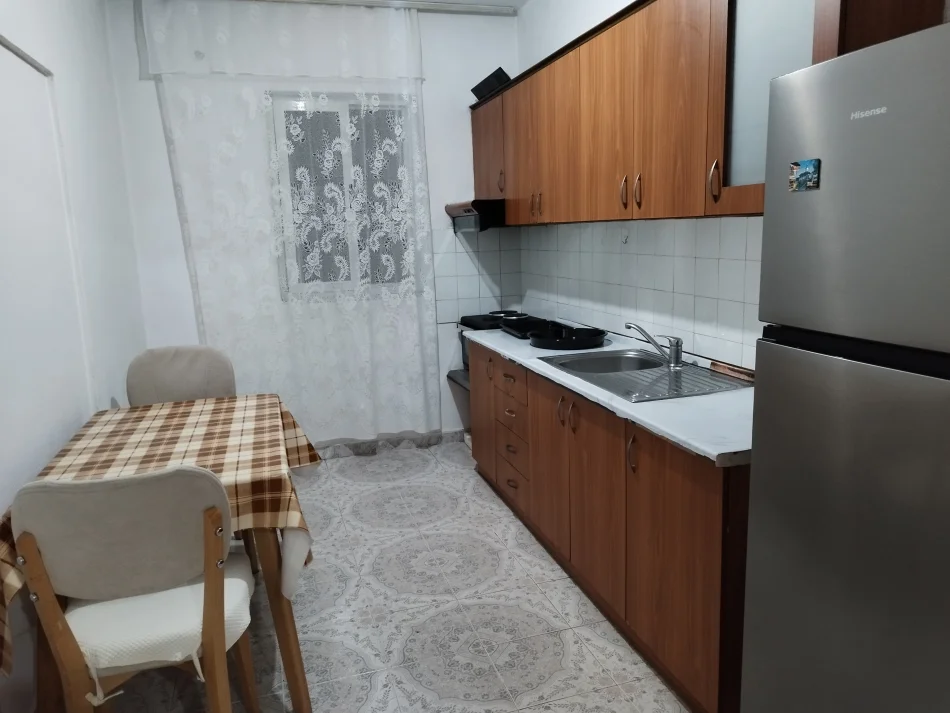 Tirane, jepet me qera Vile 2+1 Kati 1, 60 m² 400 € (Poshtë spitalit Amerikan 2)