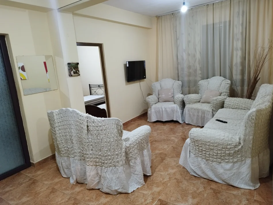 Tirane, jepet me qera Vile 2+1 Kati 1, 60 m² 400 € (Poshtë spitalit Amerikan 2)