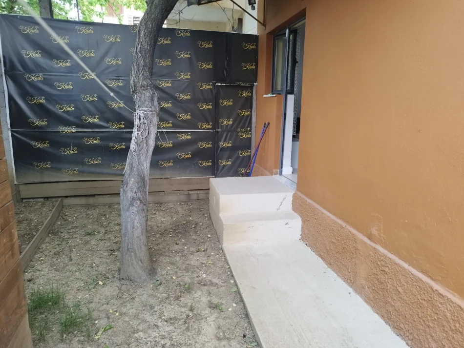 Tirane, jepet me qera shtepi 1+1 Kati 1, 50 m² 300 € (Rruga 5 Maj, afër fabrikës së këpucëve.)