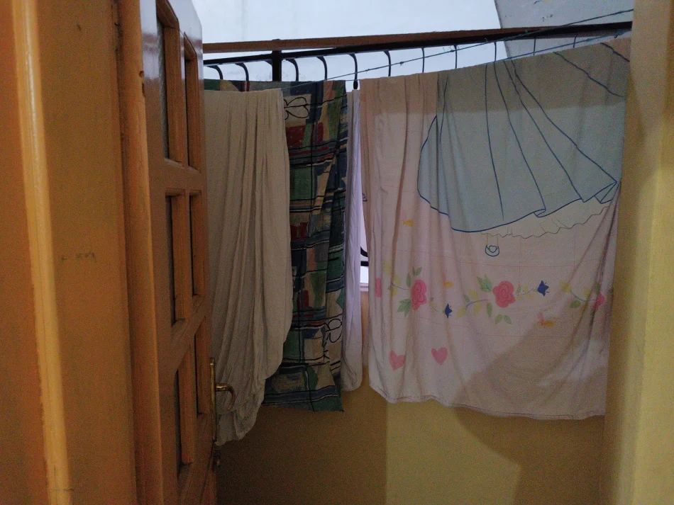 Tirane, jepet me qera Vile 1+1 Kati 1, 50 m² 300 €, (Rruga 5 Maj pranë Concord Center.)