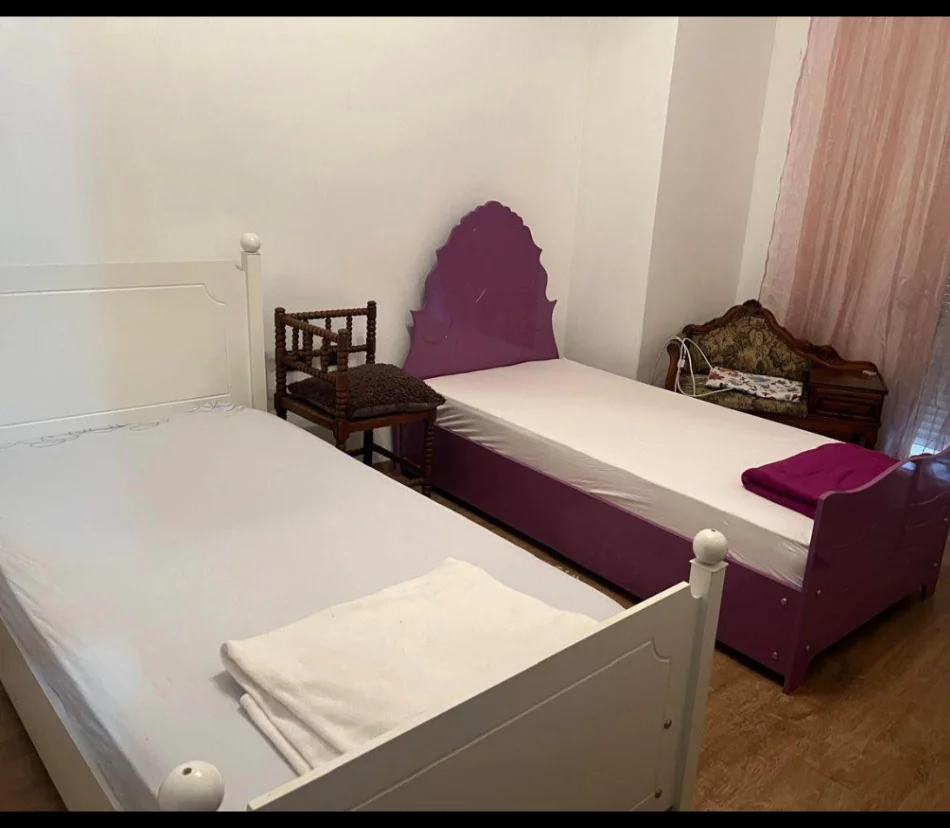 Tirane, jepet me qera apartament 2+1 Kati 4, 89 m² 600 € (Rruga e kosovarëve)