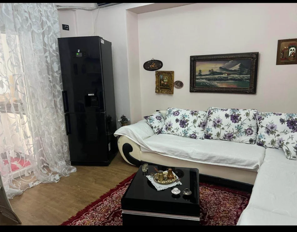 Tirane, jepet me qera apartament 2+1 Kati 4, 89 m² 600 € (Rruga e kosovarëve)