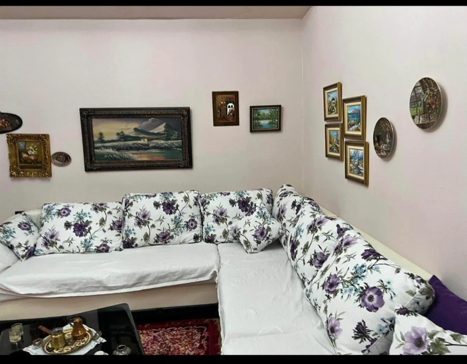 Tirane, jepet me qera apartament 2+1 Kati 4, 89 m² 600 € (Rruga e kosovarëve)