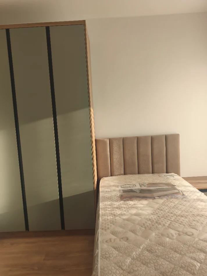 Tirane, jepet me qera apartament 2+1+Ballkon Kati 4, 96 m² 700 € (Rruga 5maji)