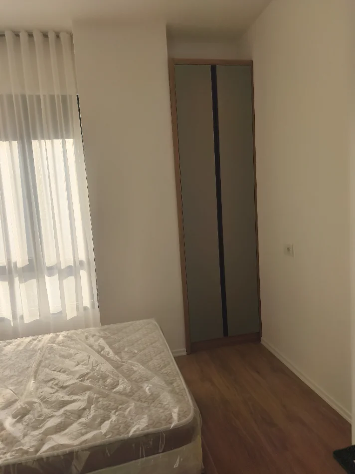 Tirane, jepet me qera apartament 2+1+Ballkon Kati 4, 96 m² 700 € (Rruga 5maji)