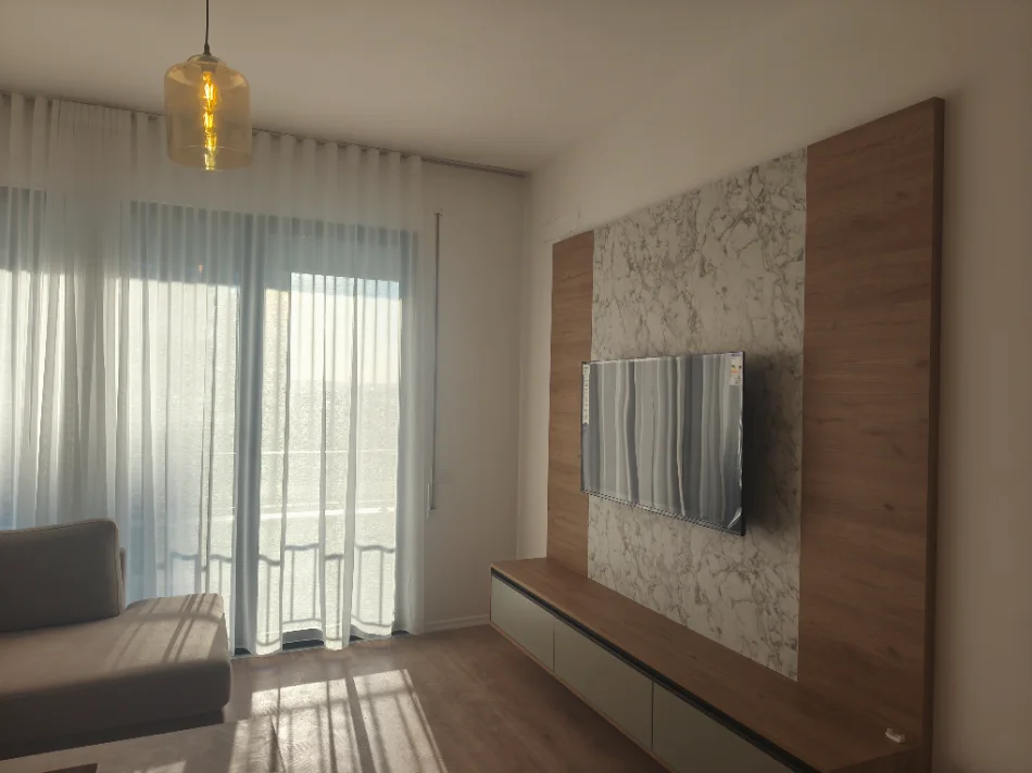 Tirane, jepet me qera apartament 2+1+Ballkon Kati 4, 96 m² 700 € (Rruga 5maji)