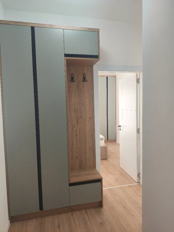 Tirane, jepet me qera apartament 2+1+Ballkon Kati 4, 96 m² 700 € (Rruga 5maji)