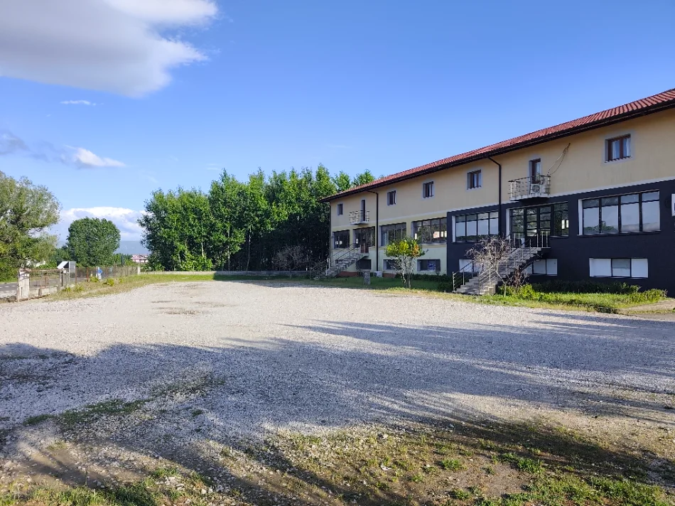 Shkoder, shitet ambjent biznesi Kati 3, 6.500 m² 700.000 € 