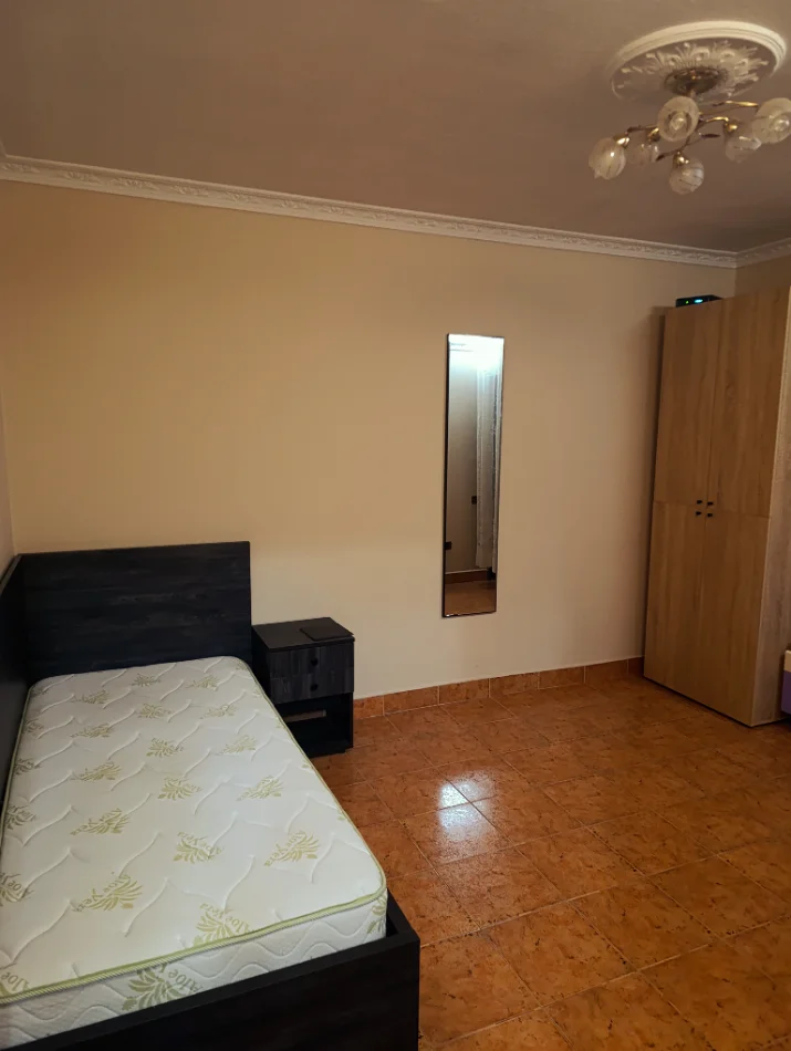 Tirane, jepet me qera apartament Kati 4, 75 m² 520 € 