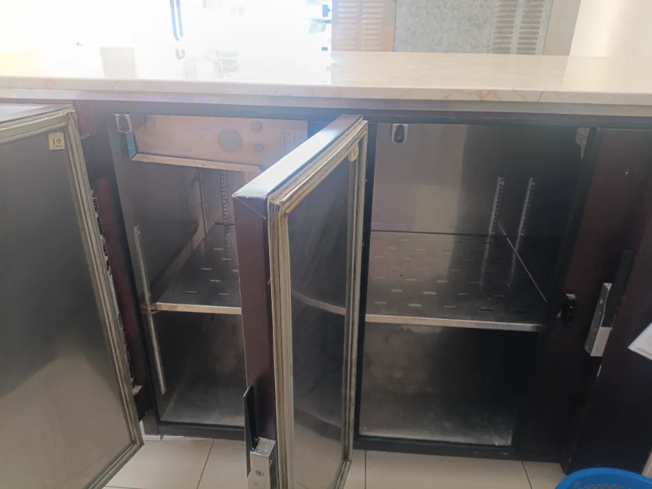 Tirane, shes Frigorifer SHITET FRIGORIFER BANAK PER BAR/RESTORANT