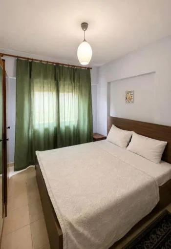 Tirane, jepet me qera apartament 2+1+Aneks+Ballkon Kati 5, 96 m² 650 € (komuna e parisit)