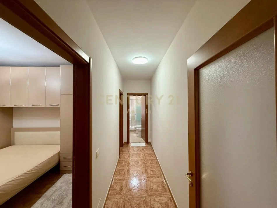 Tirane, jepet me qera apartament 2+1+Aneks+Ballkon Kati 8, 85 m² 700 € 