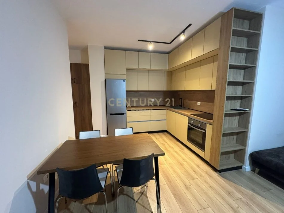 Tirane, jepet me qera apartament 2+1+Aneks+Ballkon Kati 2, 100 m² 1.000 € (FOLEJA E GJELBER)