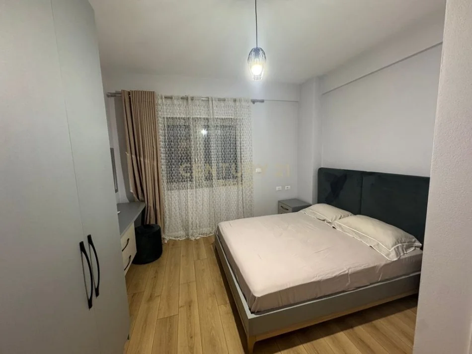 Tirane, jepet me qera apartament 2+1+Aneks+Ballkon Kati 2, 100 m² 1.000 € (FOLEJA E GJELBER)