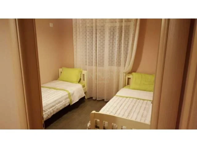 Tirane, jepet me qera apartament 650 Euro (Sheshi willson)