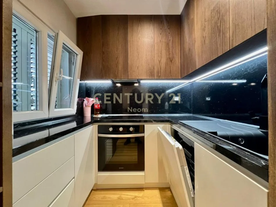 Tirane, jepet me qera apartament 1+1+Aneks+Ballkon Kati 3, 70 m² 620 € 