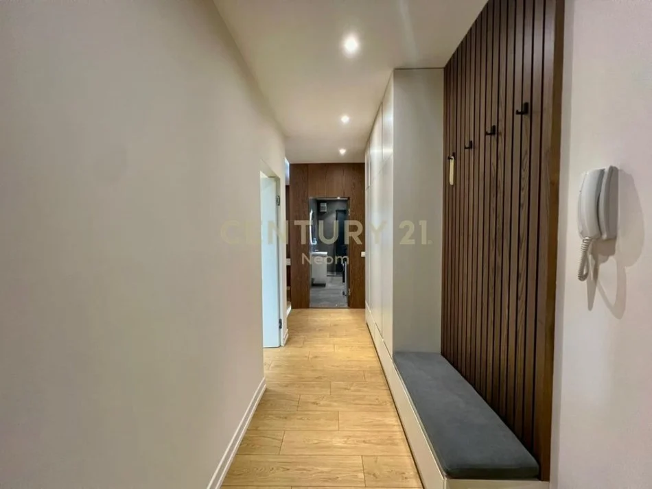 Tirane, jepet me qera apartament 1+1+Aneks+Ballkon Kati 3, 70 m² 620 € 