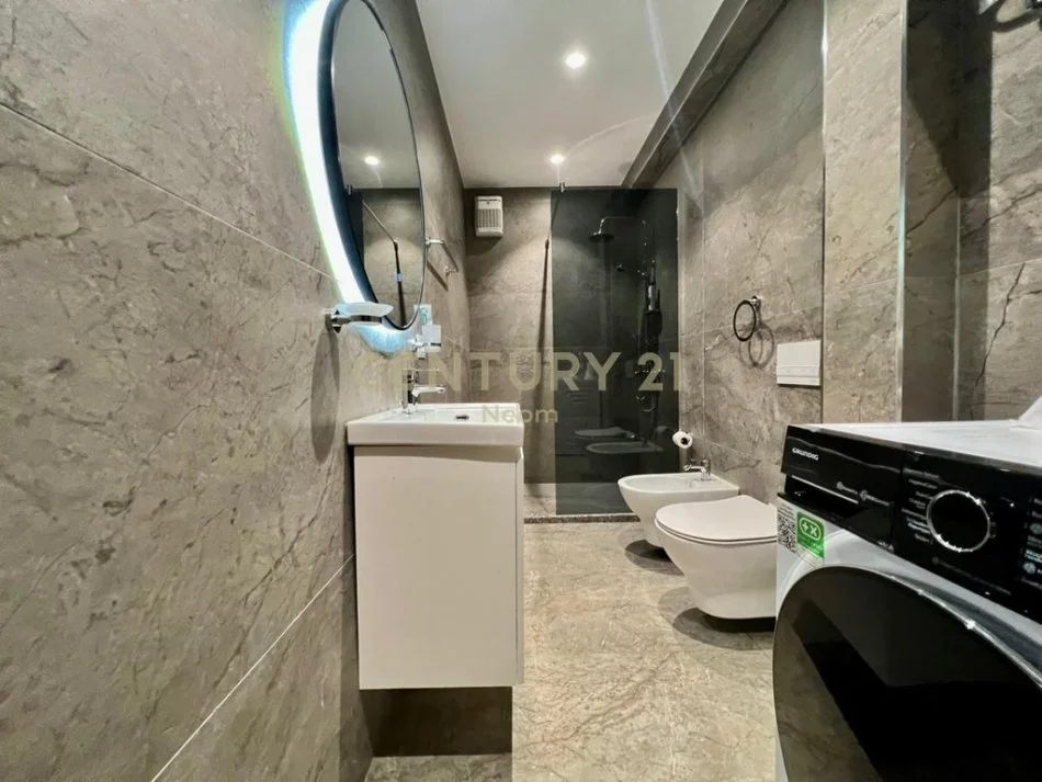 Tirane, jepet me qera apartament 1+1+Aneks+Ballkon Kati 3, 70 m² 620 € 