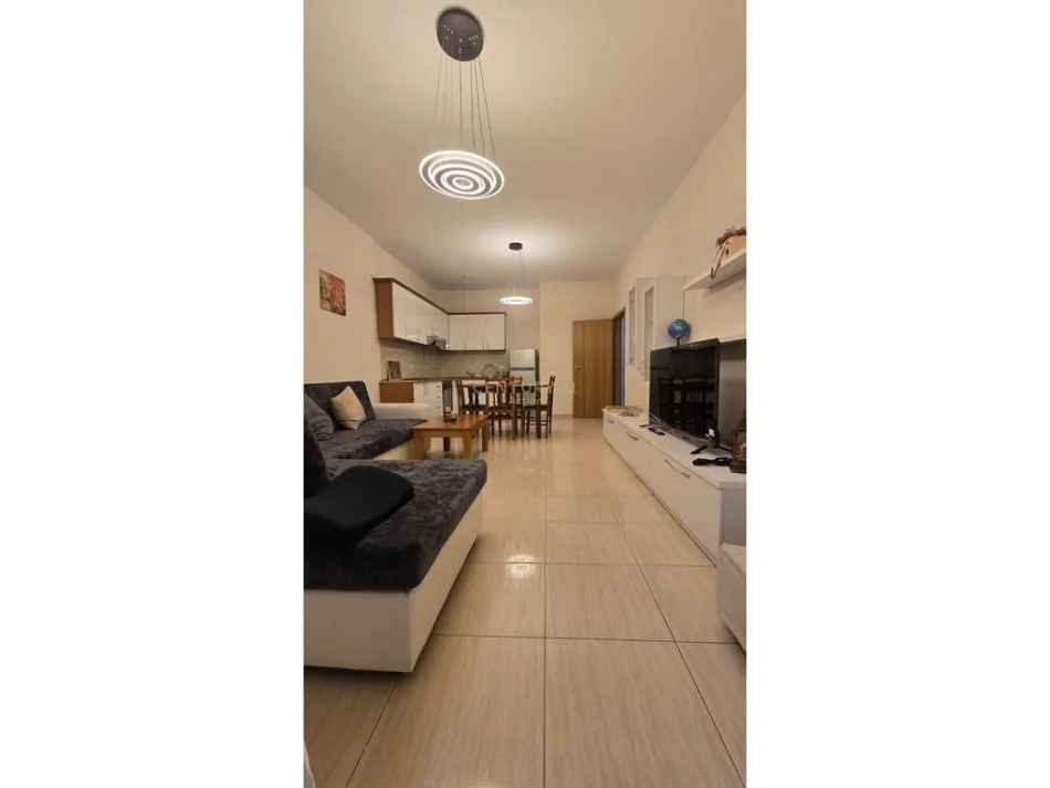 Tirane, jepet me qera apartament 1+1+Aneks+Ballkon Kati 5, 90 m² 700 € 