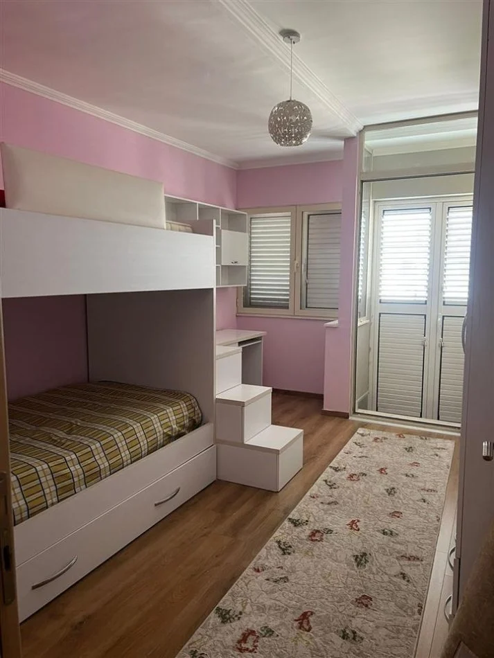 Tirane, jepet me qera apartament 2+1+Ballkon Kati 8, 100 m² 650 € (Don Bosko , Vizion Plus Viva Market)
