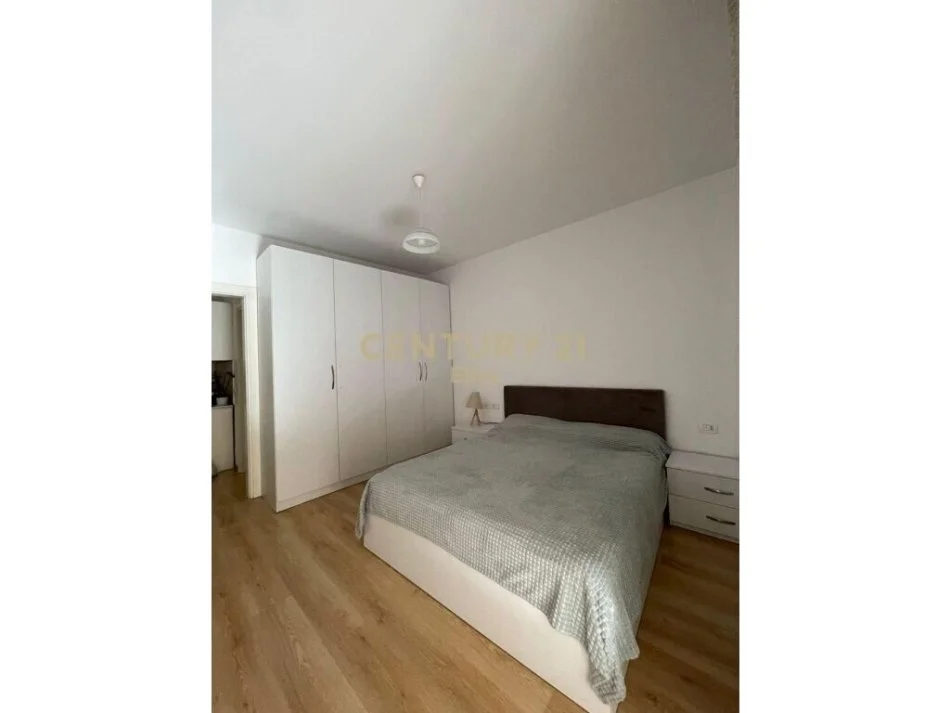 Tirane, jepet me qera apartament 1+1+Ballkon Kati 3, 75 m² 800 € (Delijorgji)