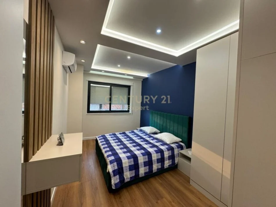 Tirane, jepet me qera apartament 1+1+Aneks+Ballkon Kati 3, 60 m² 850 € (Rruga e Durresit)