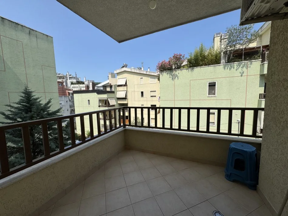 Tirane, jepet me qera apartament 2+1+Aneks+Ballkon Kati 3, 80 m² 450 € (KOPSHTI BOTANIK)