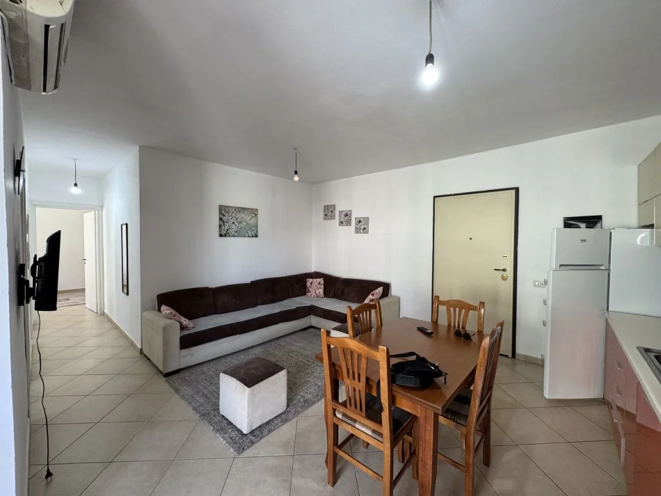 Tirane, jepet me qera apartament 2+1+Aneks+Ballkon Kati 3, 80 m² 450 € (KOPSHTI BOTANIK)