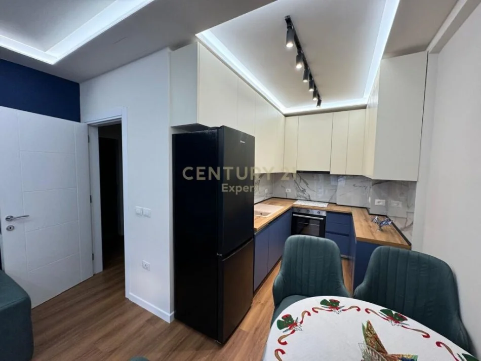 Tirane, jepet me qera apartament 1+1+Aneks+Ballkon Kati 3, 60 m² 850 € (Rruga e Durresit)