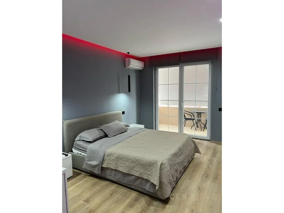 Tirane, jepet me qera apartament 2+1 Kati 7, 105 m² 650 € (Astir)