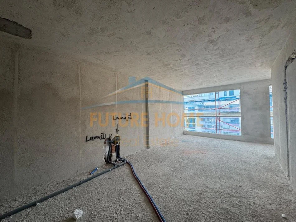 Tirane, shitet apartament 1+1+Ballkon Kati 6, 85 m² 183.260 € 