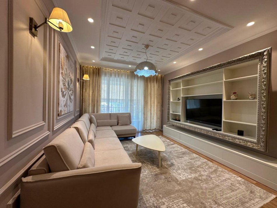 Tirane, jepet me qera apartament 1+1 Kati 6, 83 m² 850 € (Komuna e parisit)