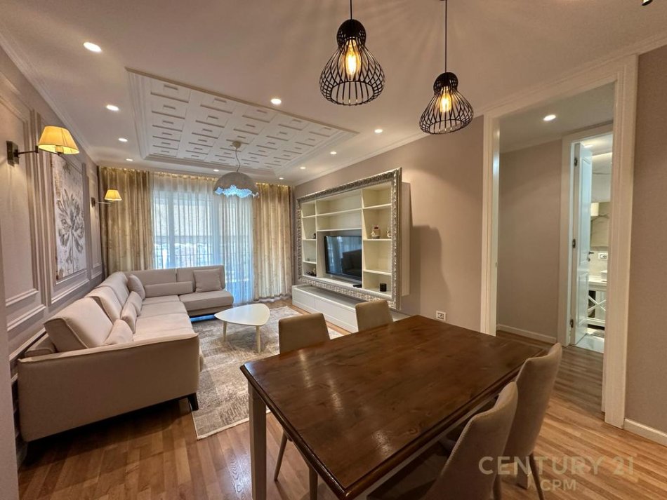 Tirane, jepet me qera apartament 1+1 Kati 6, 83 m² 850 € (Komuna e parisit)