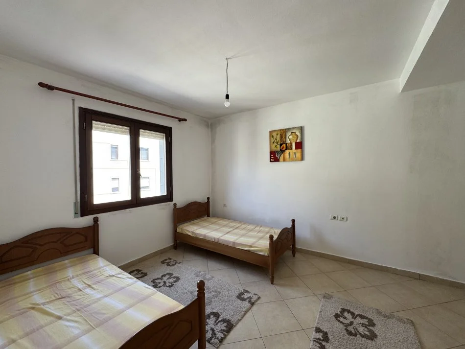 Tirane, jepet me qera apartament 2+1+Aneks+Ballkon Kati 3, 80 m² 450 € (KOPSHTI BOTANIK)