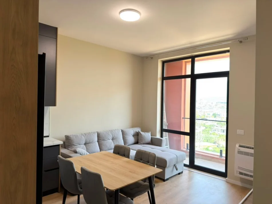 Tirane, jepet me qera apartament 2+1 Kati 8, 68 m² 700 € (bulevardi i ri)