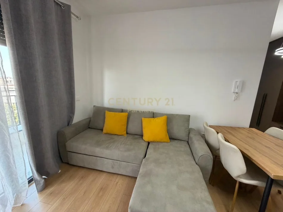 Tirane, jepet me qera apartament 1+1 Kati 3, 62 m² 600 € (Rruga Jordan Misja)
