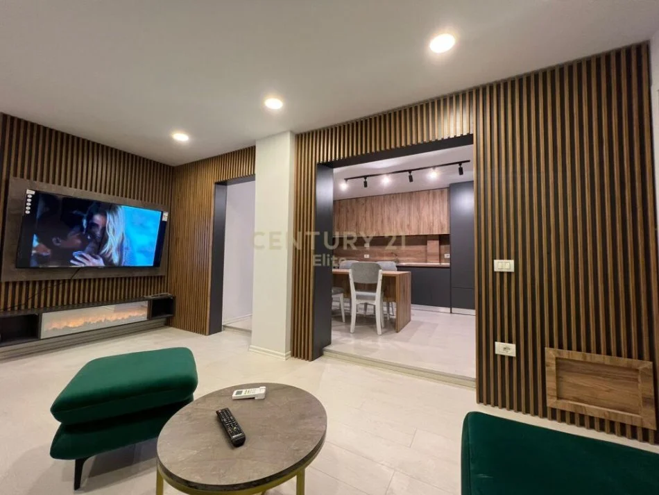 Tirane, shitet apartament duplex Dublex Kati 5, 99 m² 170.000 € (Rruga e Kavajes)