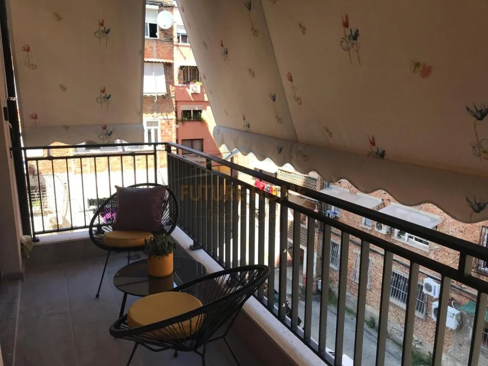 Tirane, shitet apartament 2+1+Ballkon Kati 3, 107 m² 275.000 € 