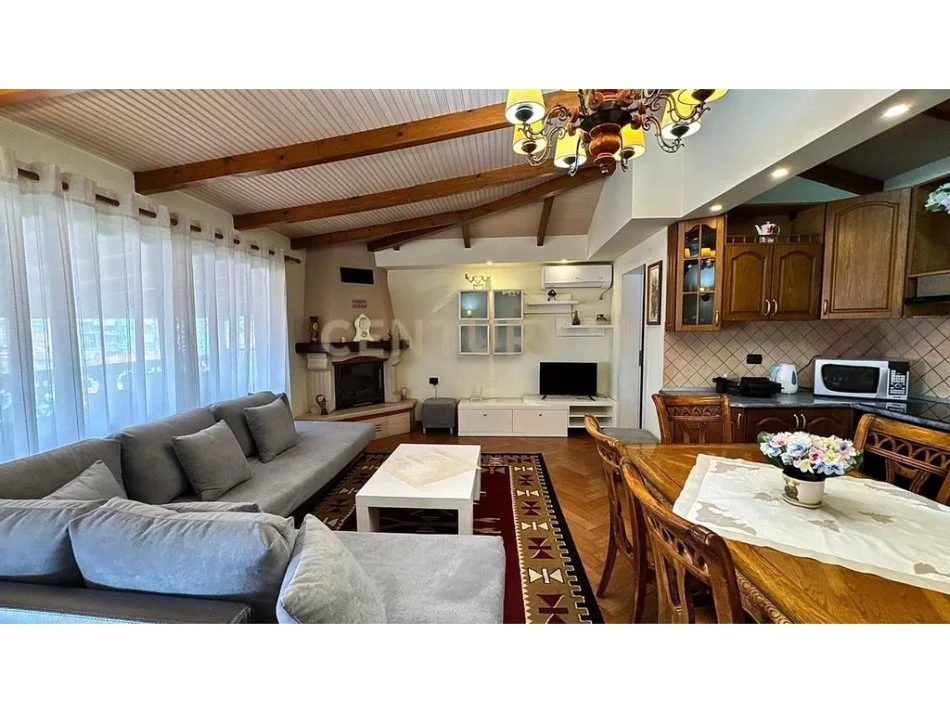 Tirane, jepet me qera apartament 3+1+Aneks+Ballkon Kati 3, 170 m² 850 € 