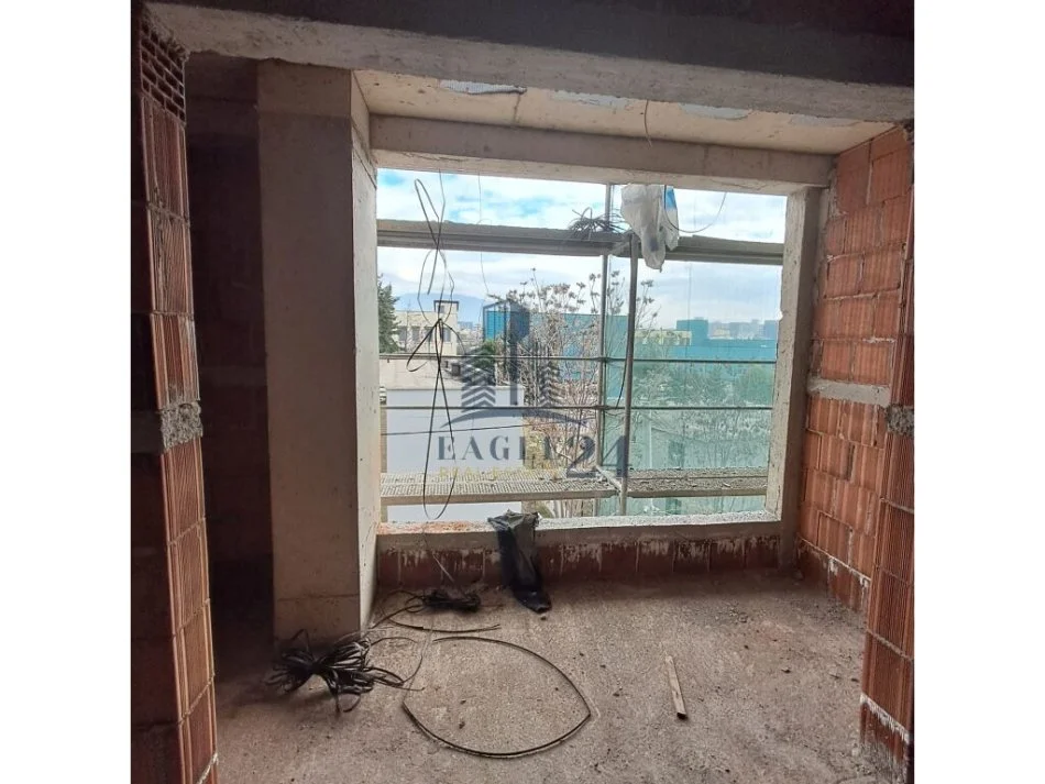 Tirane, shitet apartament 1+1 , 72 m² 72.000 € (Paskuqan)