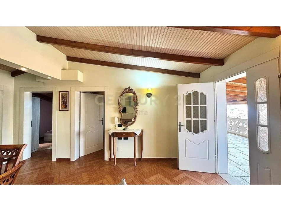 Tirane, jepet me qera apartament 3+1+Aneks+Ballkon Kati 3, 170 m² 850 € 