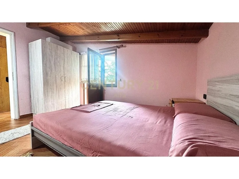 Tirane, jepet me qera apartament 3+1+Aneks+Ballkon Kati 3, 170 m² 850 € 