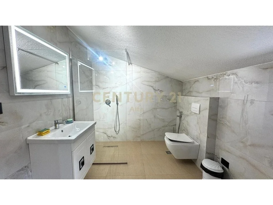 Tirane, jepet me qera apartament 3+1+Aneks+Ballkon Kati 3, 170 m² 850 € 