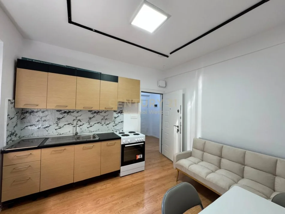 Tirane, jepet me qera apartament 1+1 Kati 3, 45 m² 550 € 