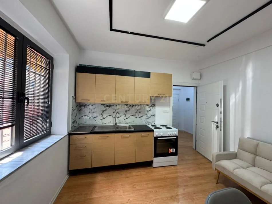 Tirane, jepet me qera apartament 1+1 Kati 3, 45 m² 550 € 