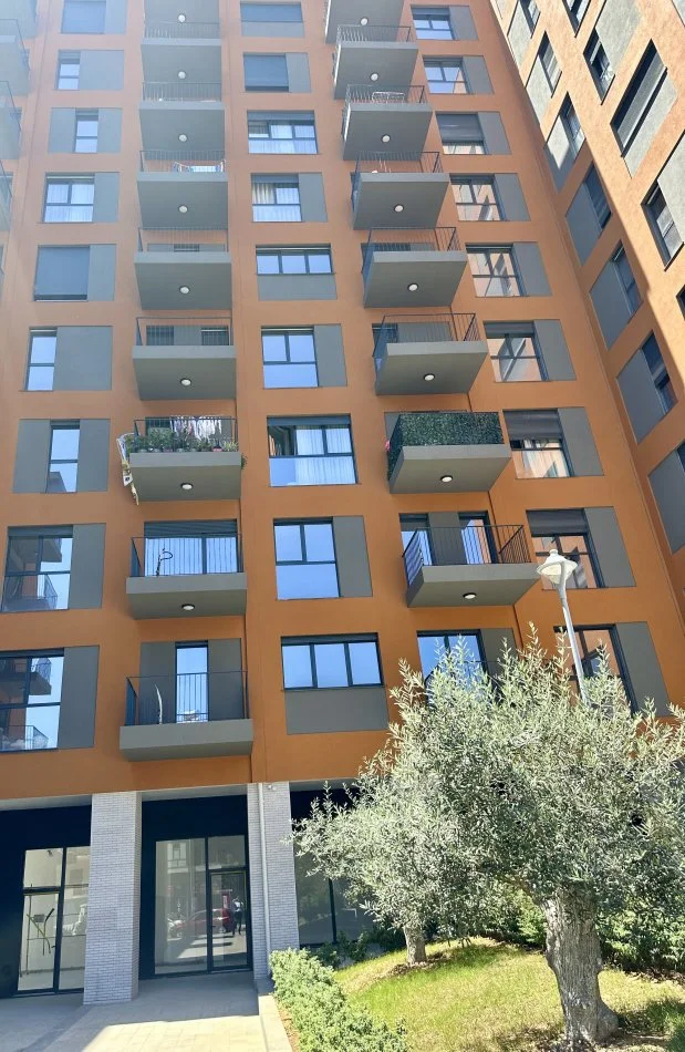 Tirane, shitet apartament 2+1+Ballkon Kati 4, 115 m² 178.000 € (Xhamllik)