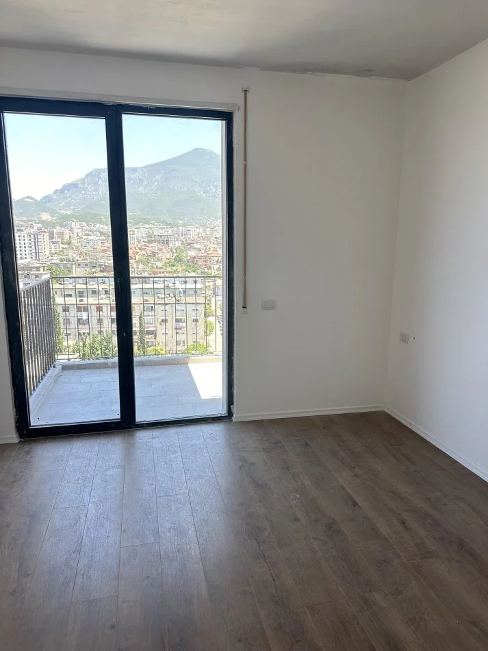 Tirane, shitet apartament 3+1+Ballkon Kati 3, 123 m² 189.000 € (xhammlik)