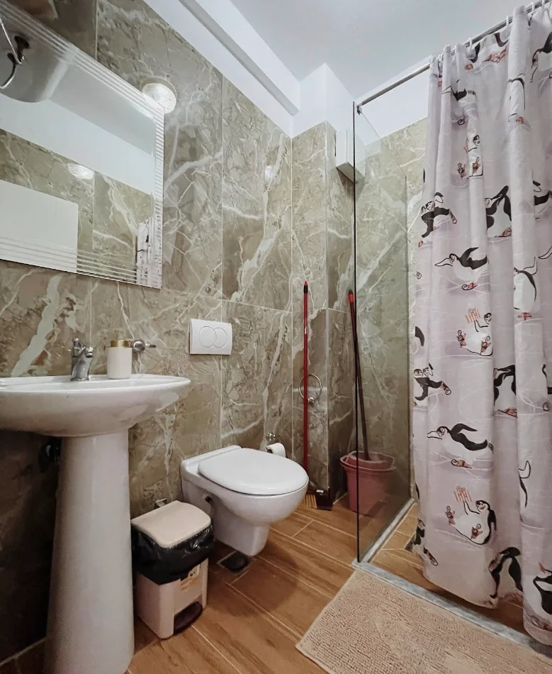 Gjiri Lalezit | Hamallaj, jepet me qera apartament 1+1+Ballkon Kati 2, 55 m² (Insifa)