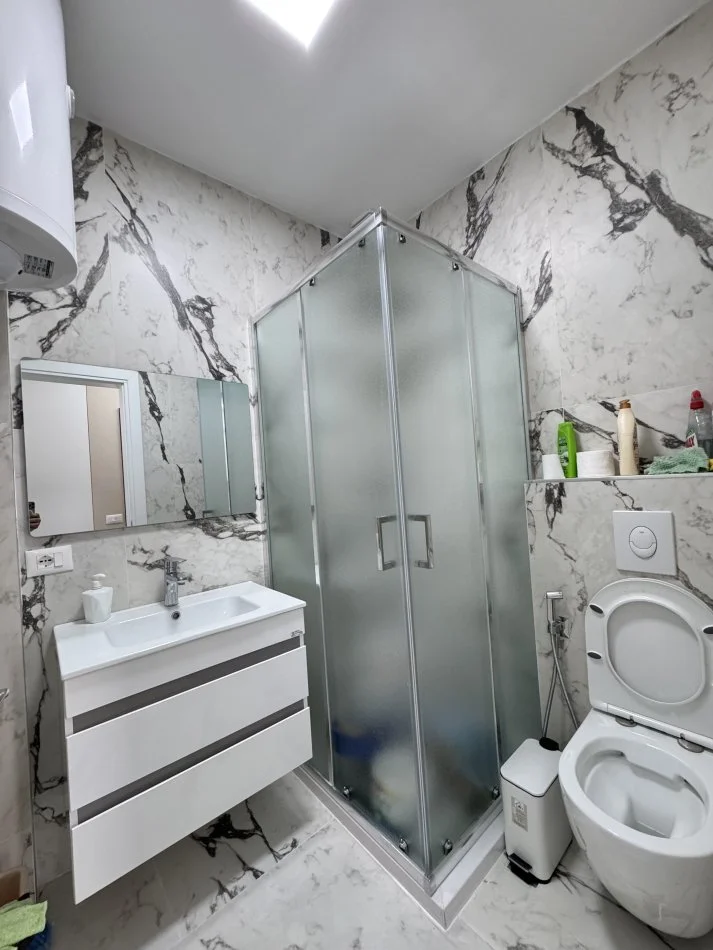 Korce, jepet me qera apartament duplex Kati 1, 100 m² 450 €