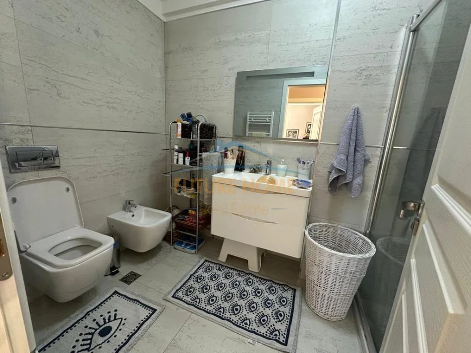 Tirane, shitet apartament 2+1+Ballkon Kati 5, 136 m² 480000 €